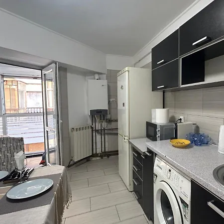 Sleep And Go - Unirii View Apartment